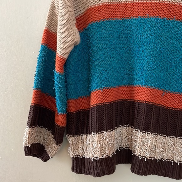 UMGEE oversized sweater - size medium - Picture 4 of 5